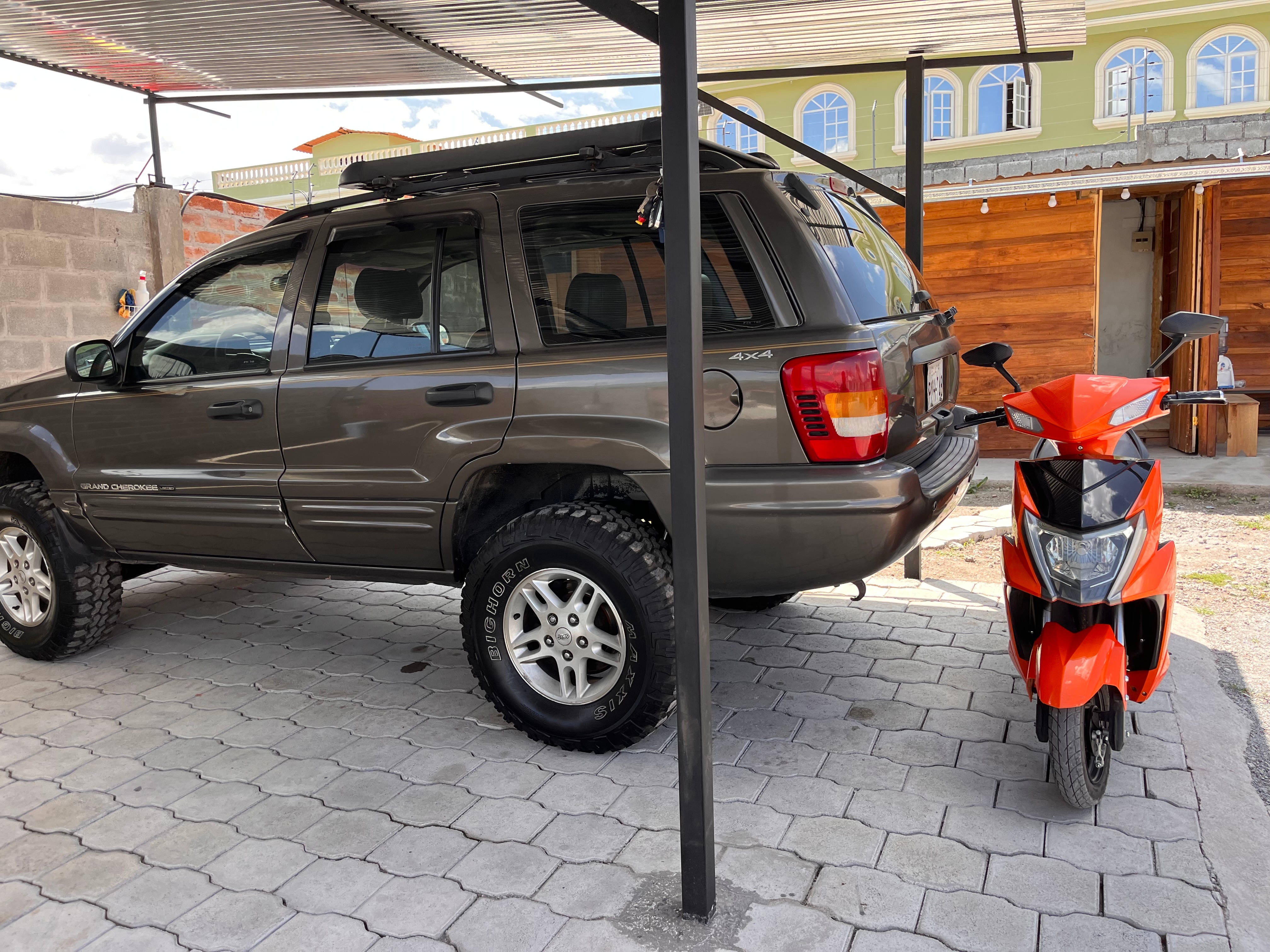 Grigio Jeep Grand Cherokee L Limited 2001